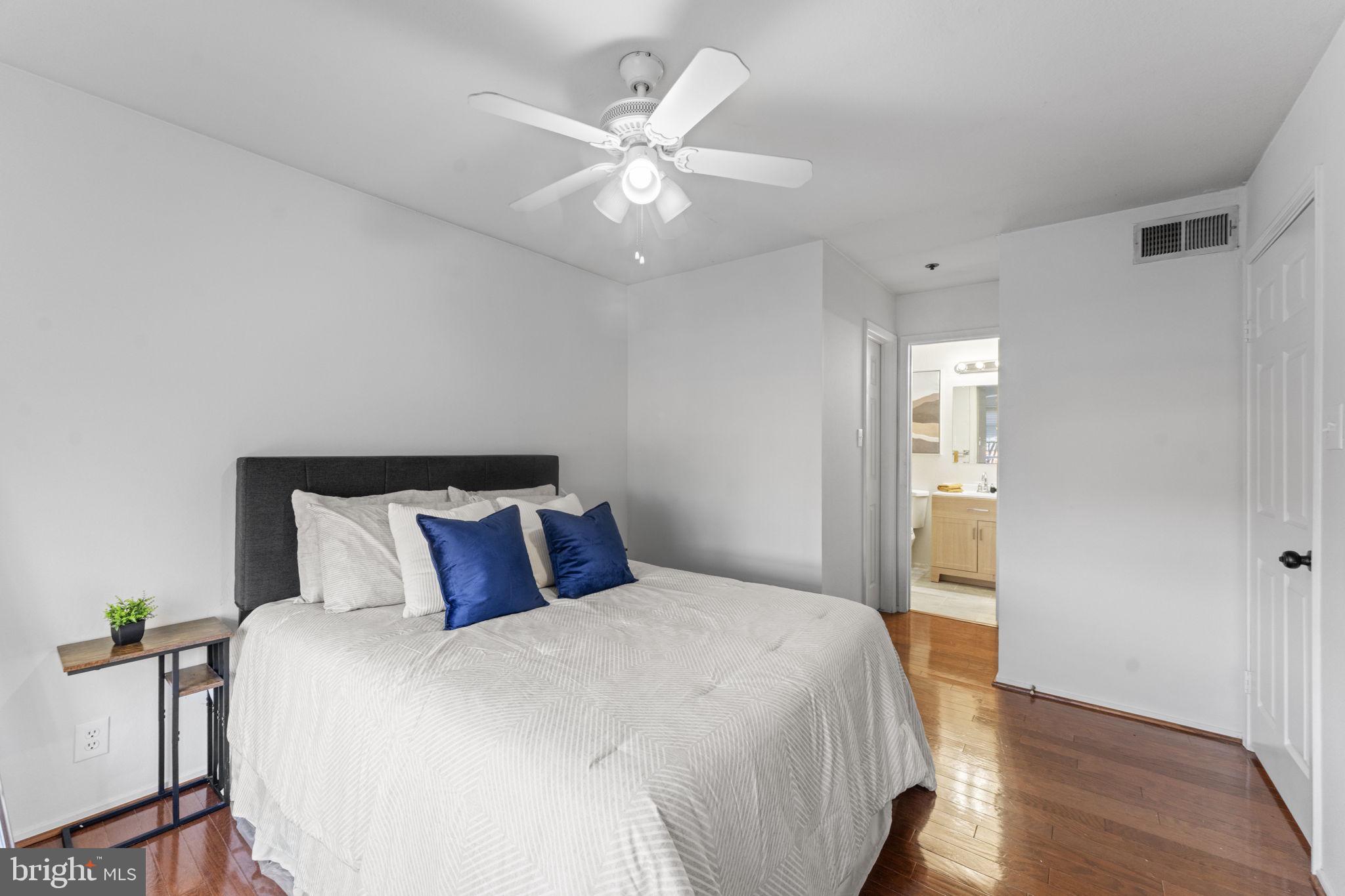 POINTE AT PARK CENTER - Residential