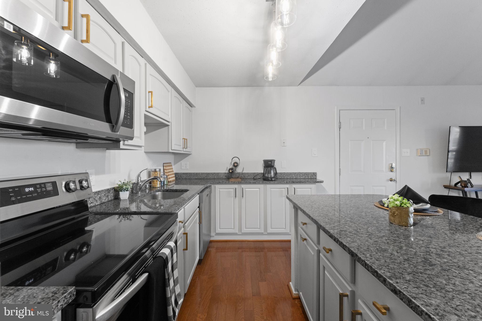 POINTE AT PARK CENTER - Residential