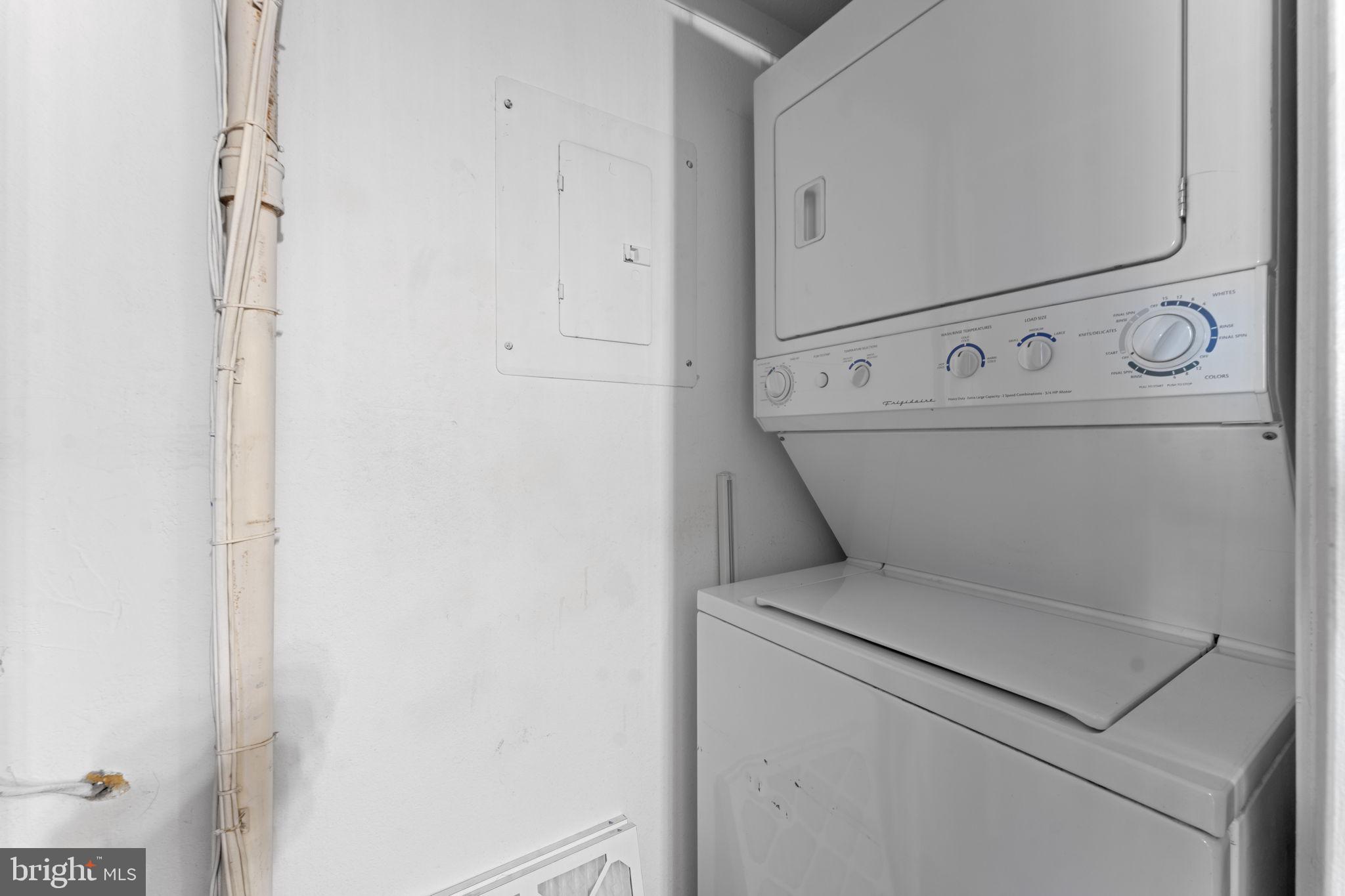 POINTE AT PARK CENTER - Residential