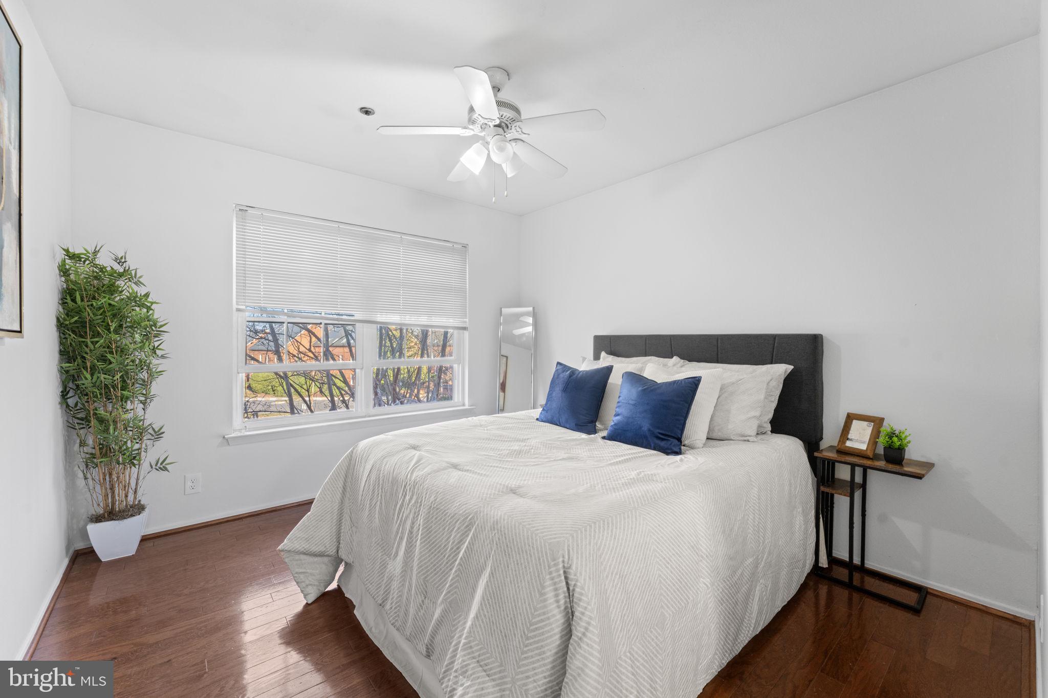 POINTE AT PARK CENTER - Residential