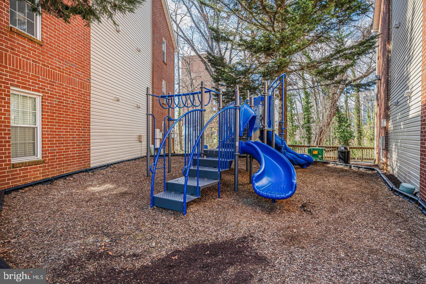 POINTE AT PARK CENTER - Residential