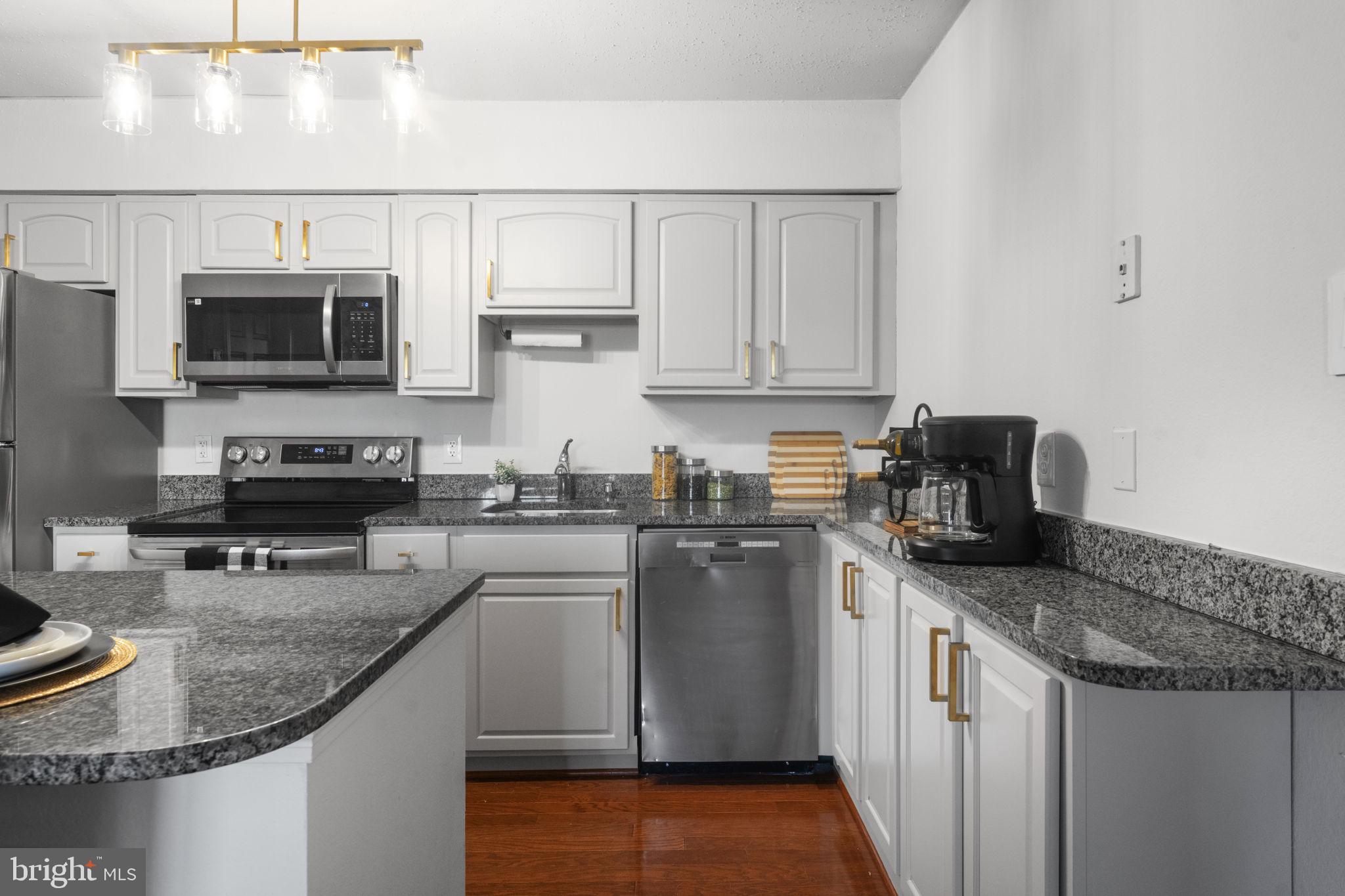 POINTE AT PARK CENTER - Residential