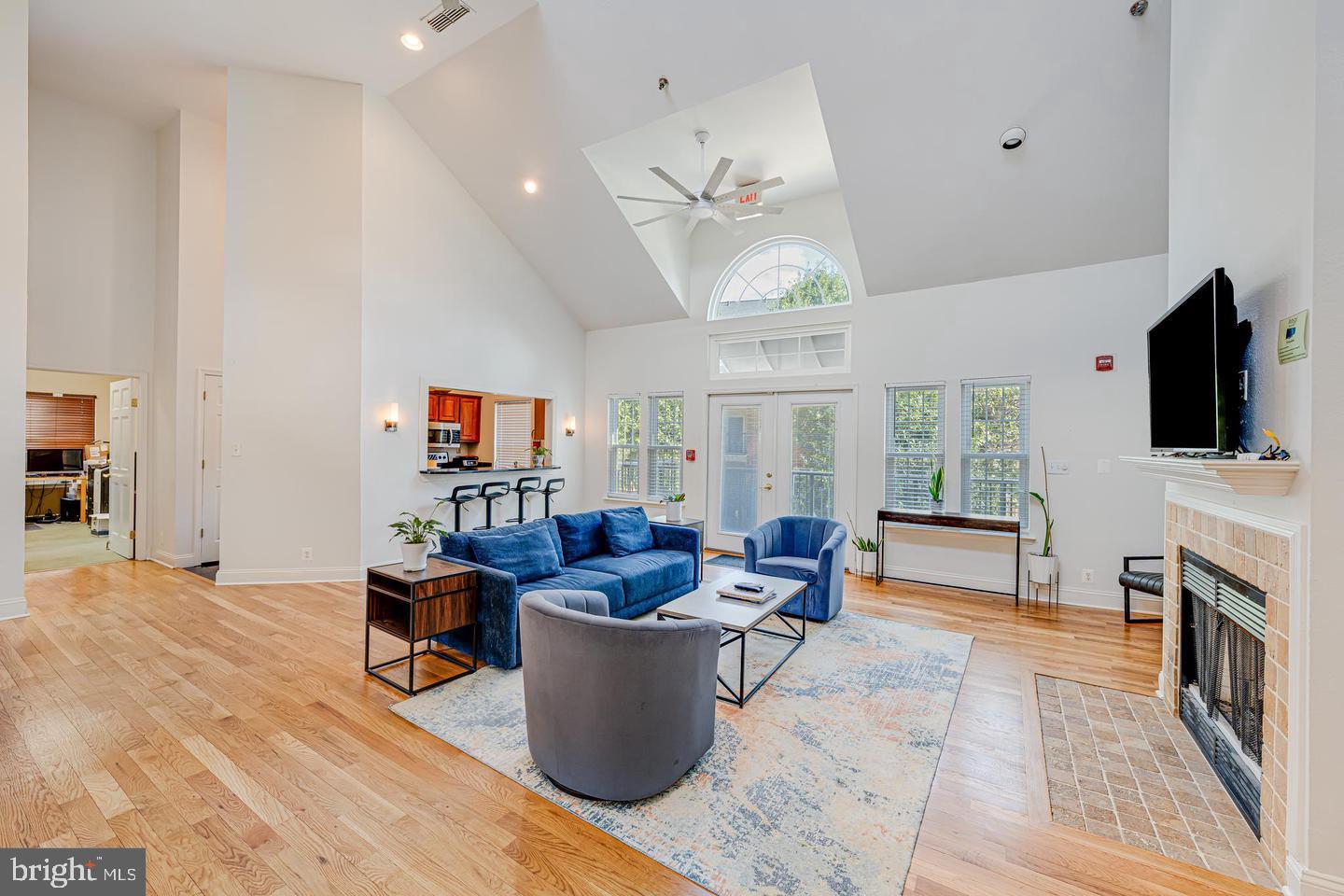 POINTE AT PARK CENTER - Residential