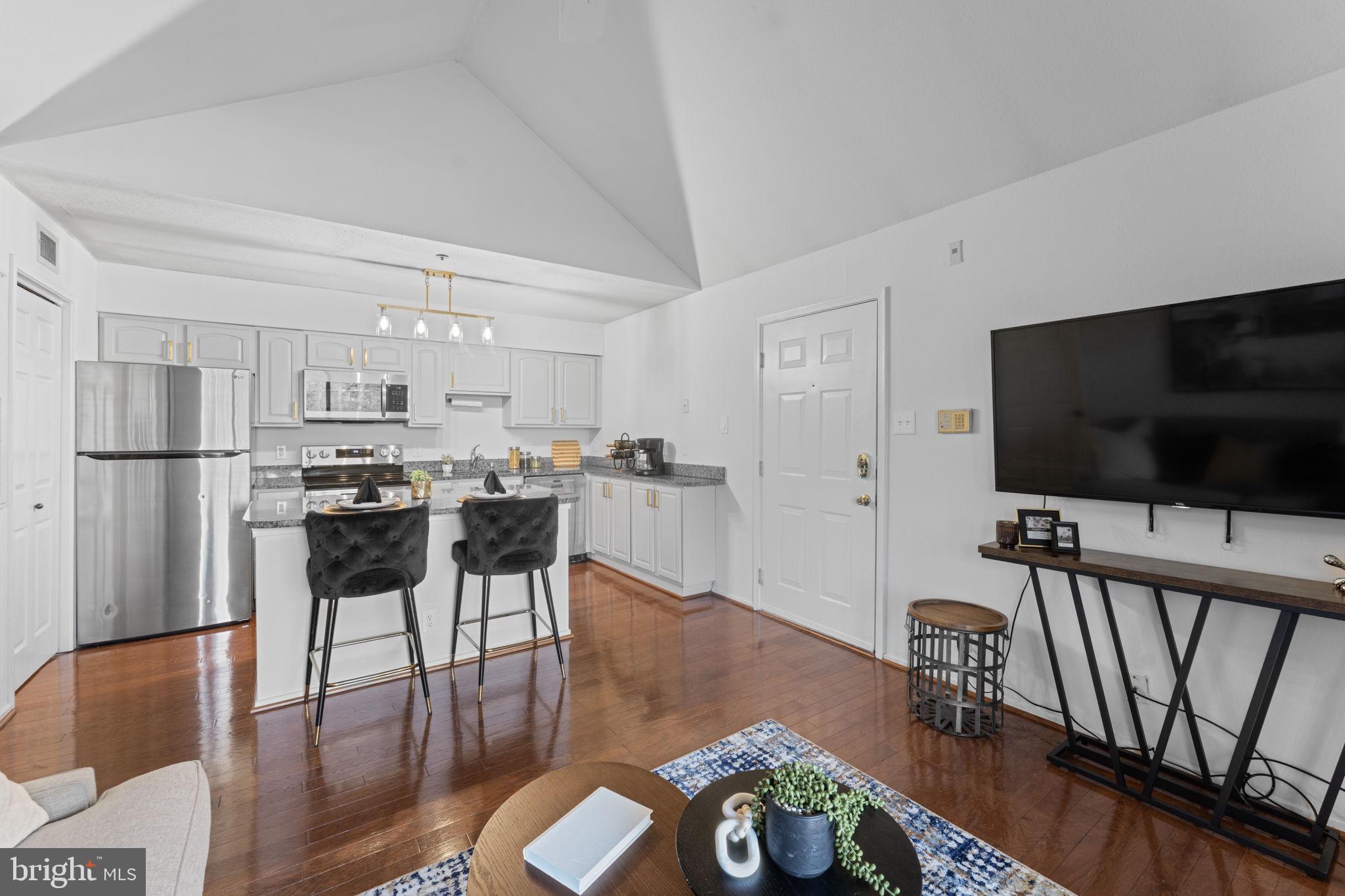 POINTE AT PARK CENTER - Residential