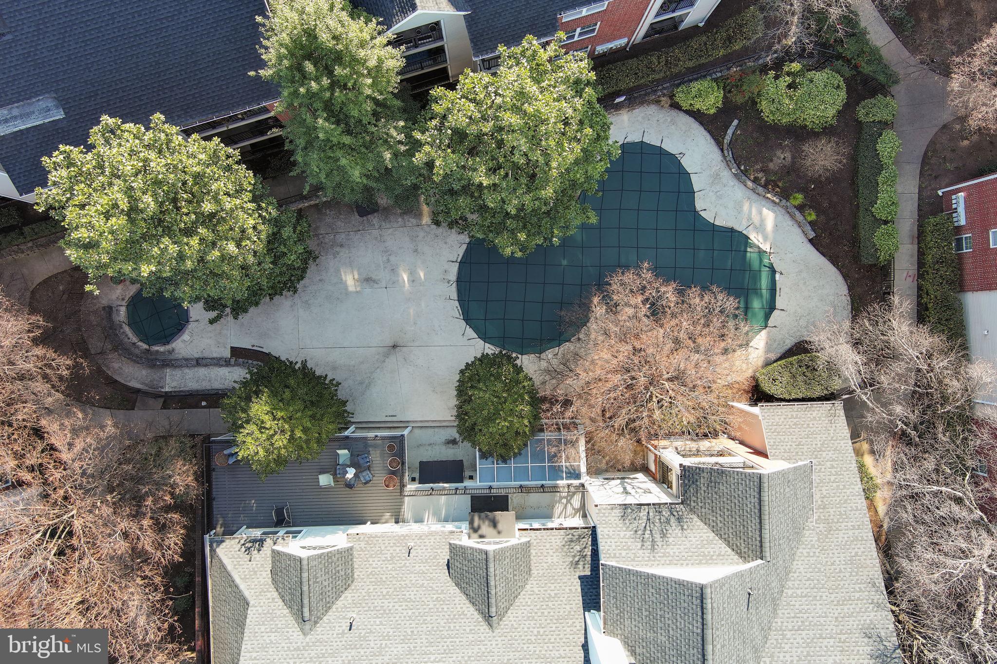 POINTE AT PARK CENTER - Residential