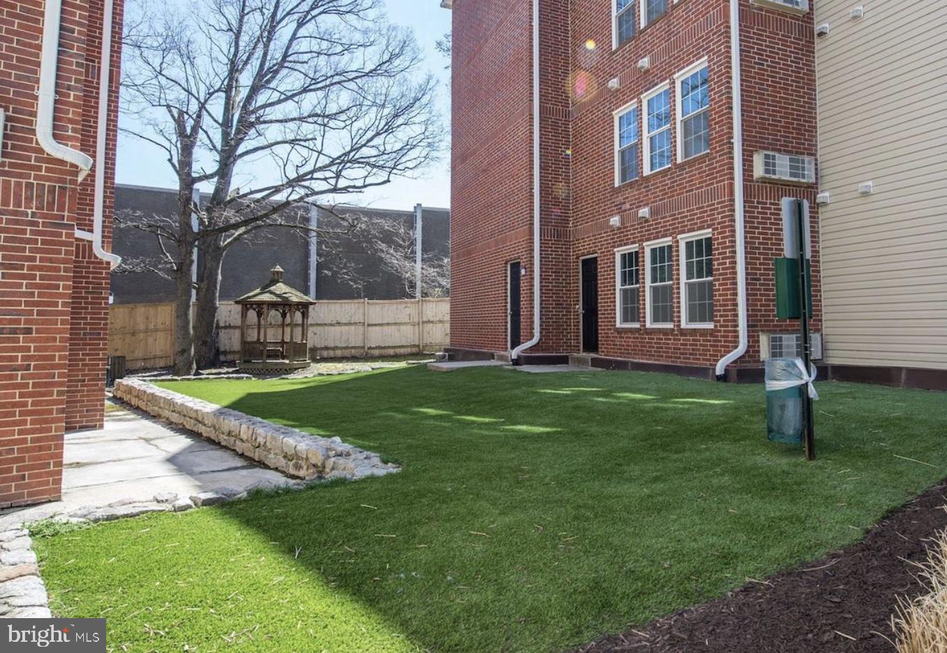 POINTE AT PARK CENTER - Residential