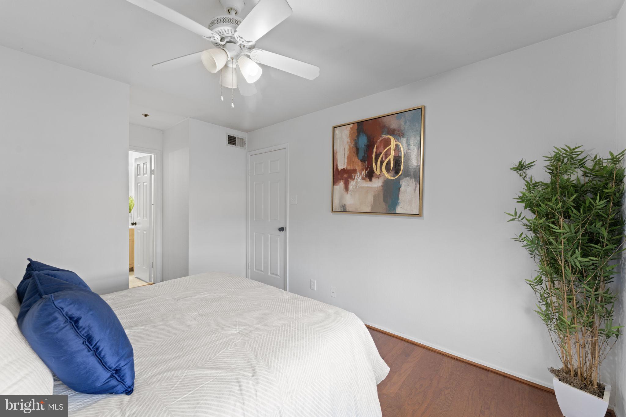 POINTE AT PARK CENTER - Residential