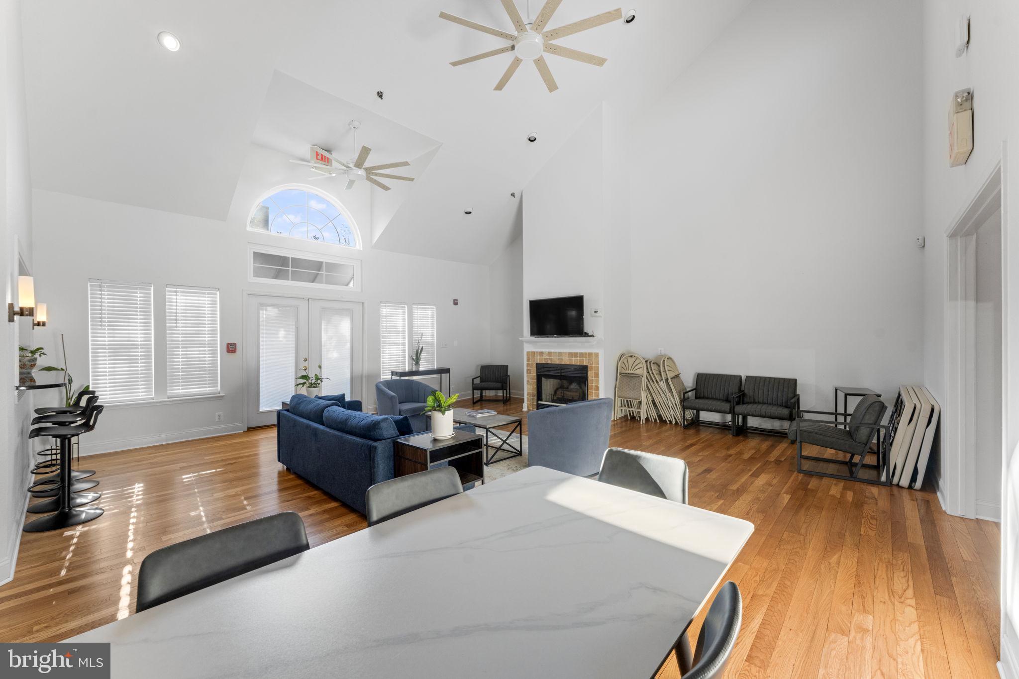 POINTE AT PARK CENTER - Residential