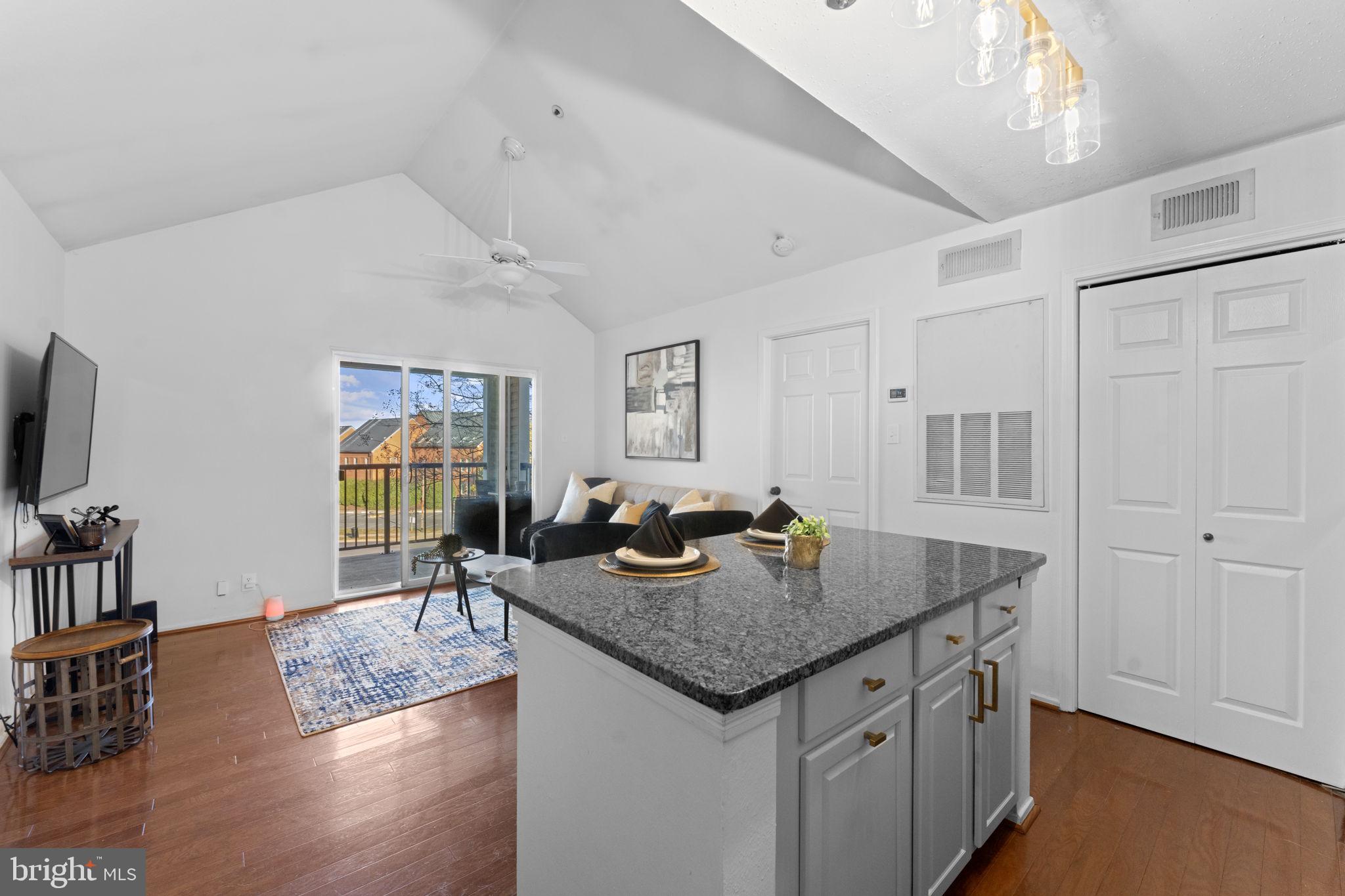 POINTE AT PARK CENTER - Residential