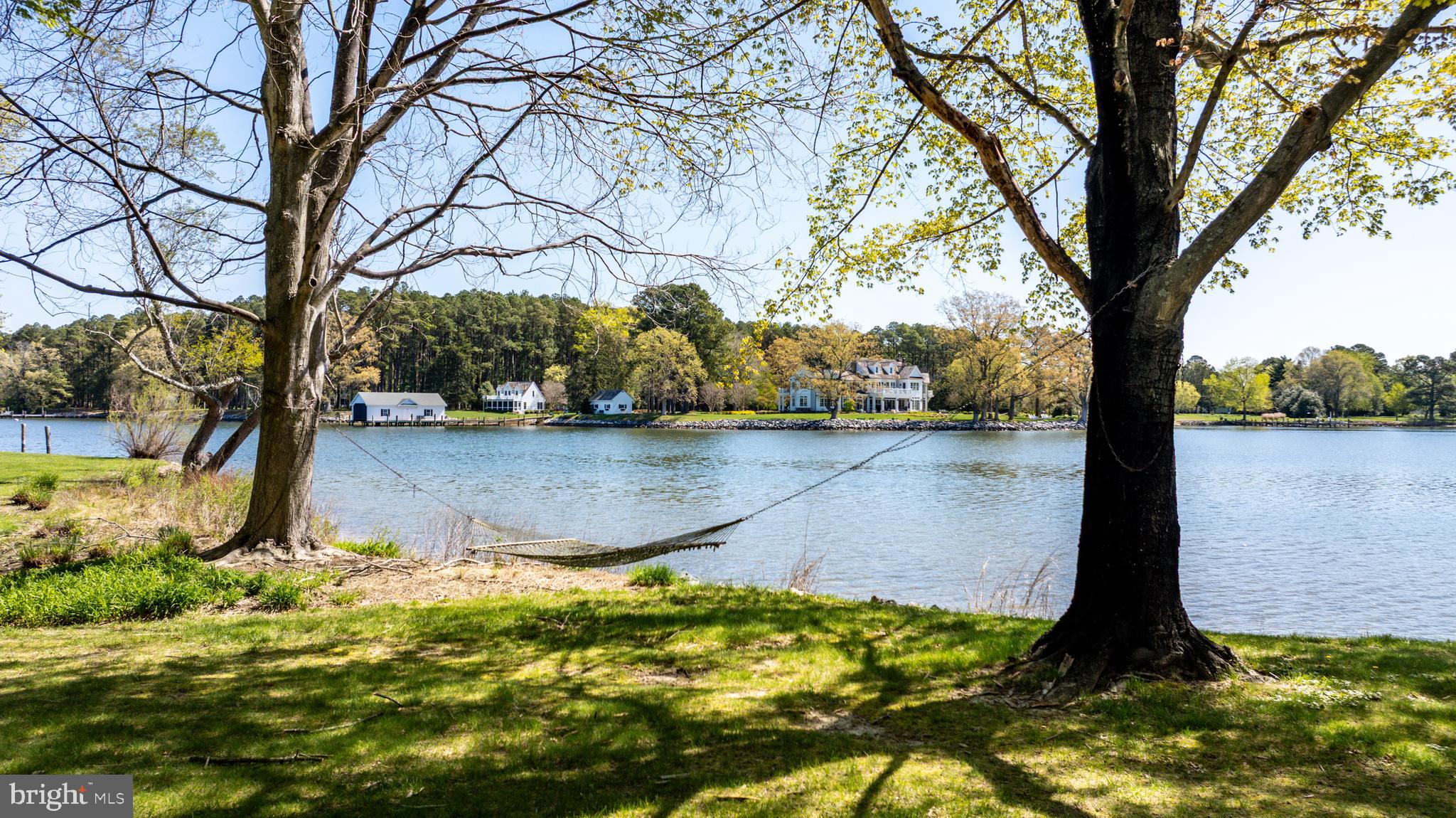 HOLLY HARBOR - Residential