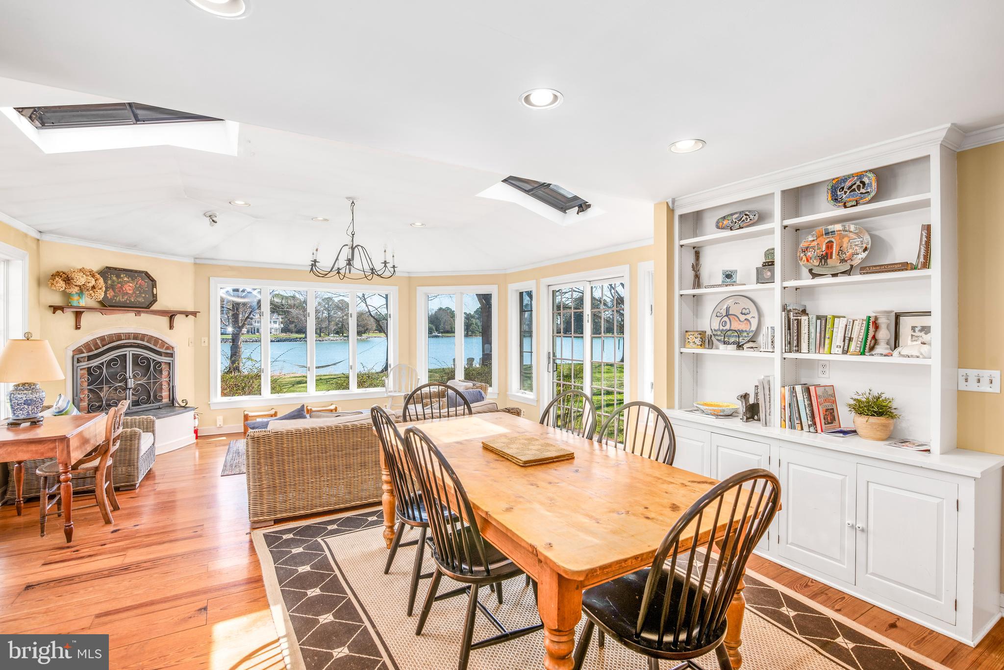 HOLLY HARBOR - Residential