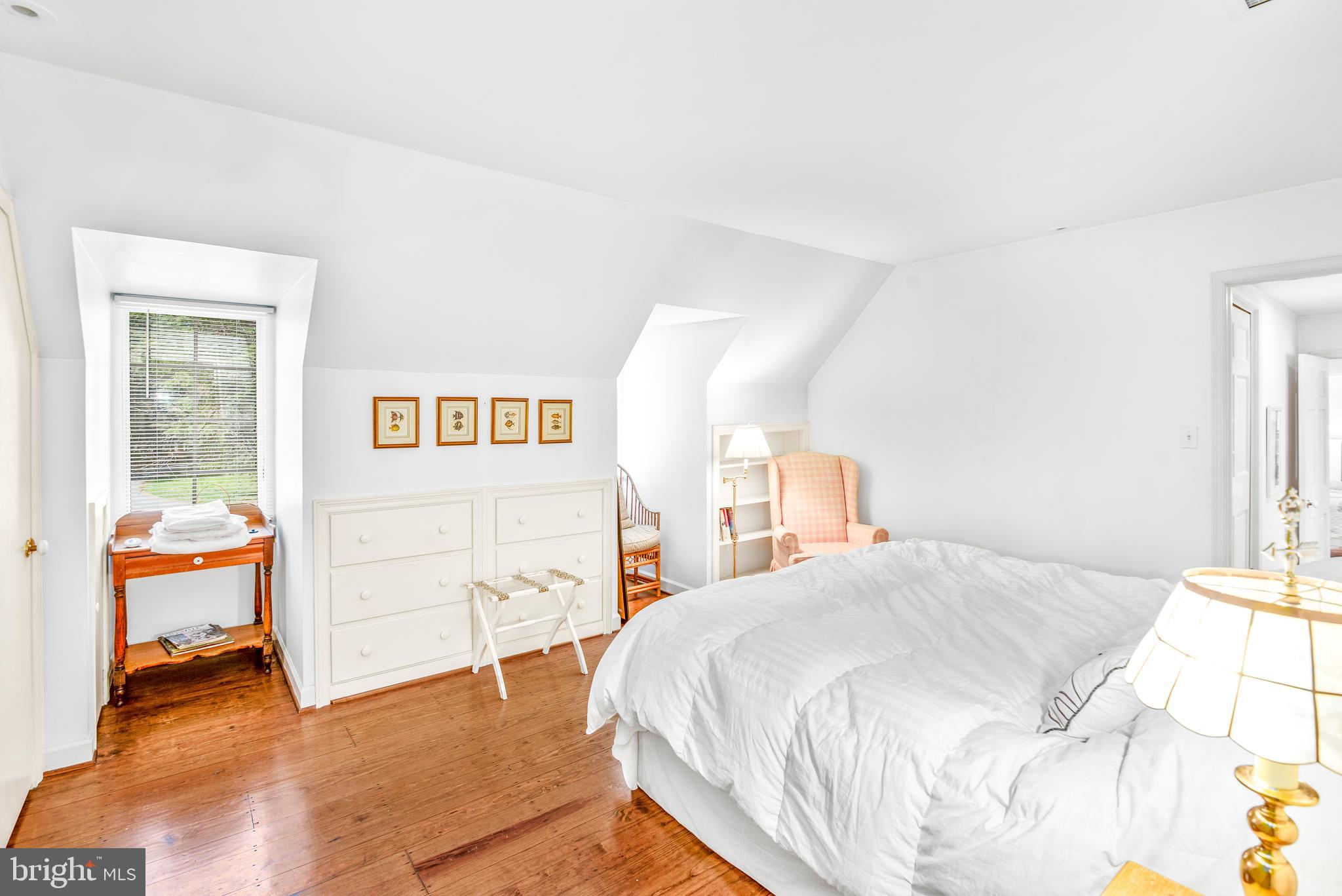 HOLLY HARBOR - Residential