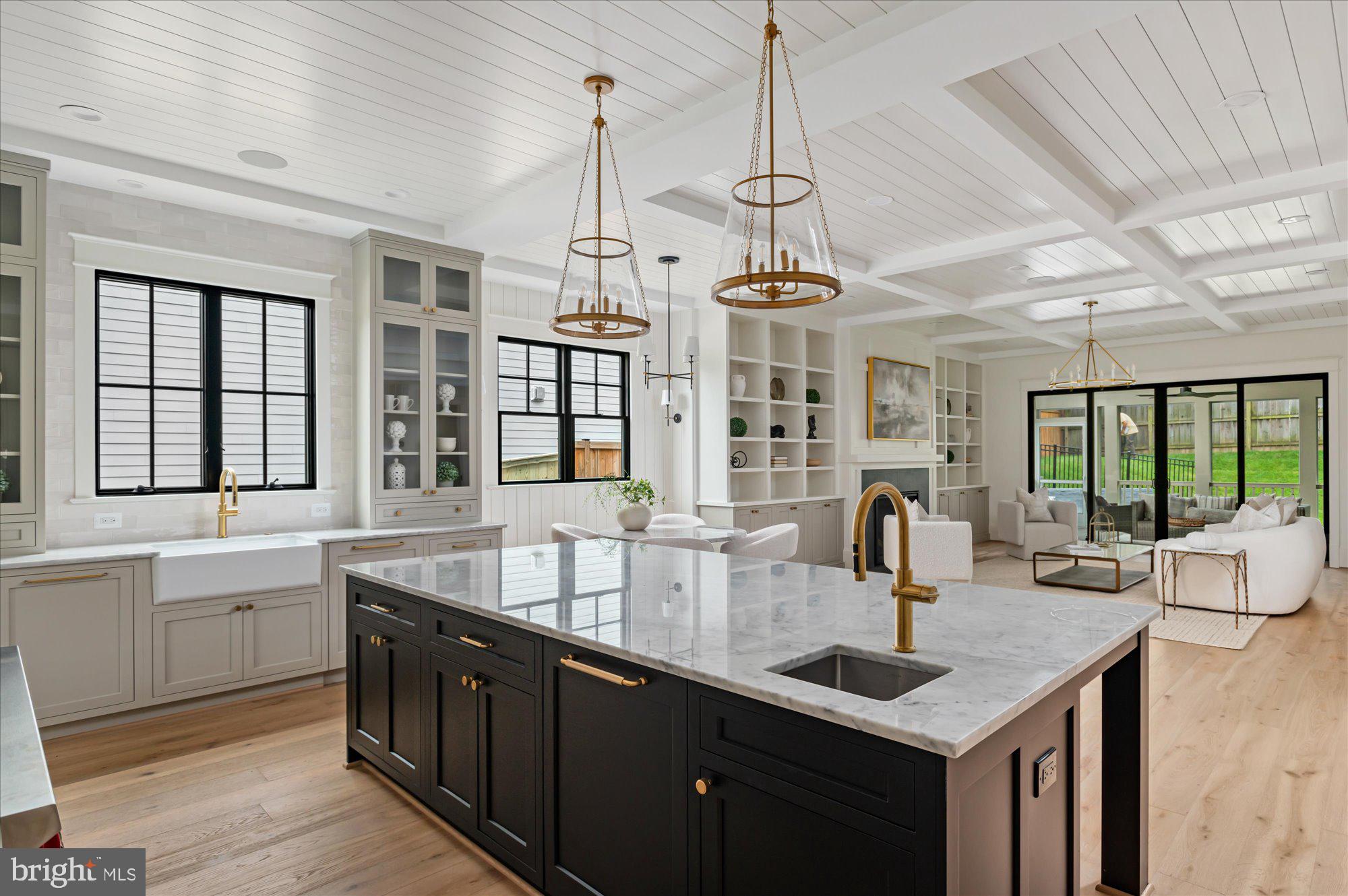 LEXINGTON VILLAGE - Residential