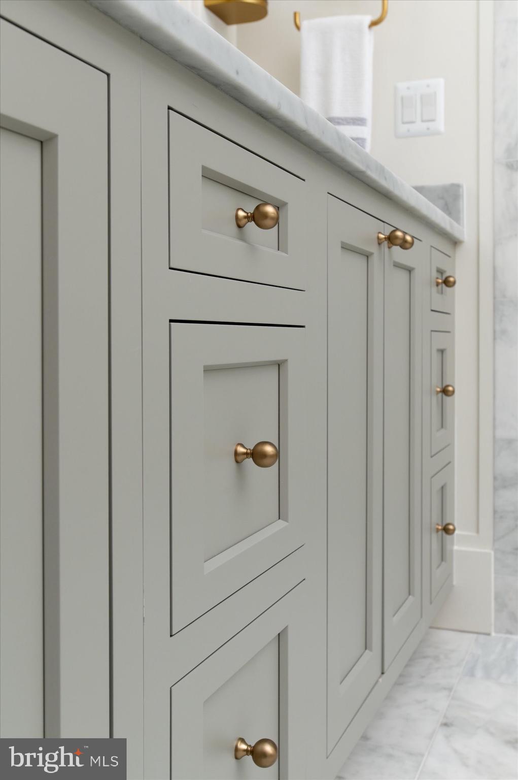 LEXINGTON VILLAGE - Residential