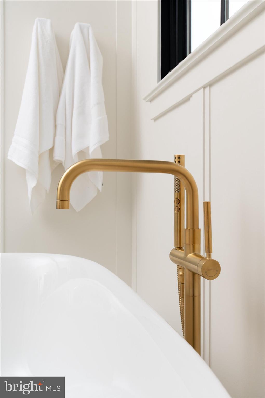 LEXINGTON VILLAGE - Residential