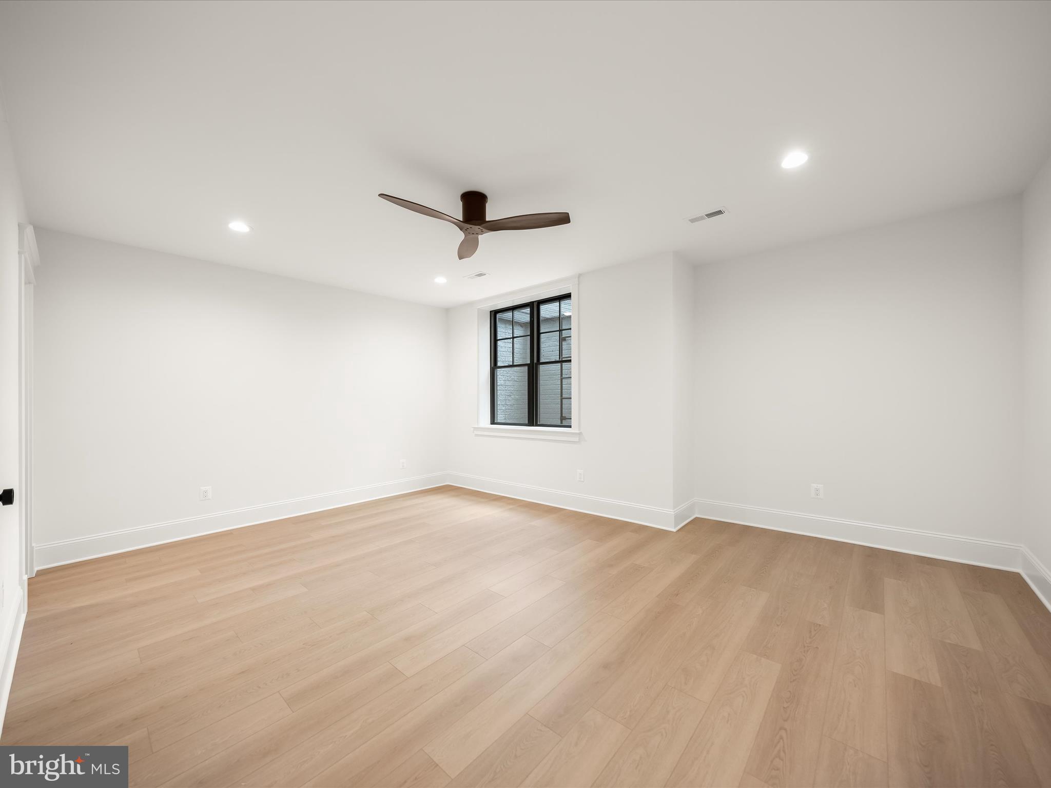 LEXINGTON VILLAGE - Residential