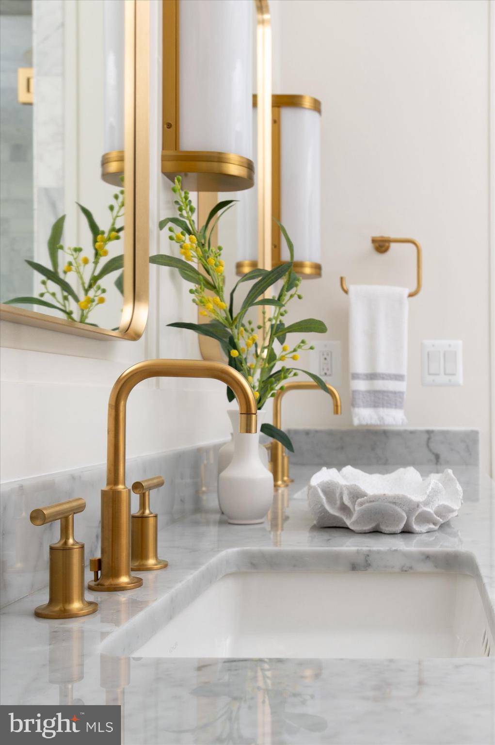 LEXINGTON VILLAGE - Residential