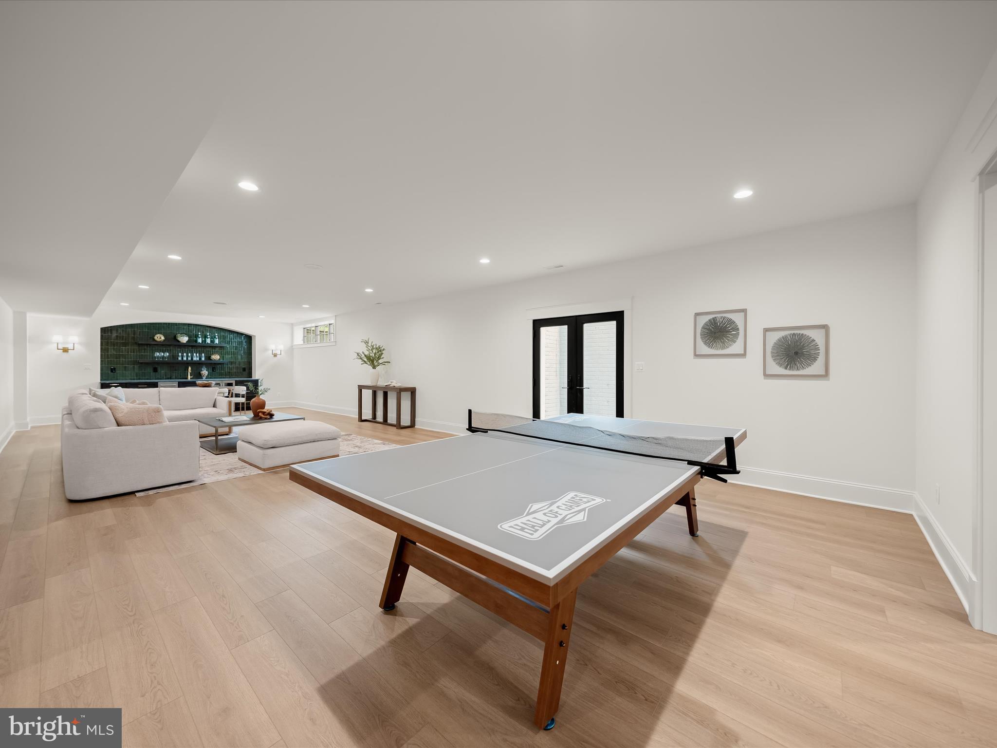 LEXINGTON VILLAGE - Residential