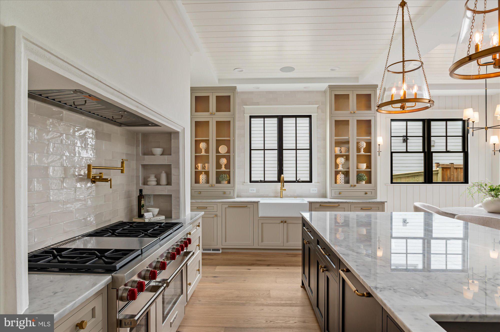 LEXINGTON VILLAGE - Residential