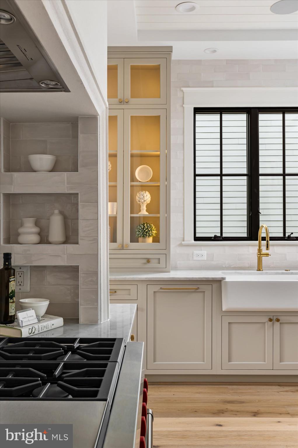 LEXINGTON VILLAGE - Residential