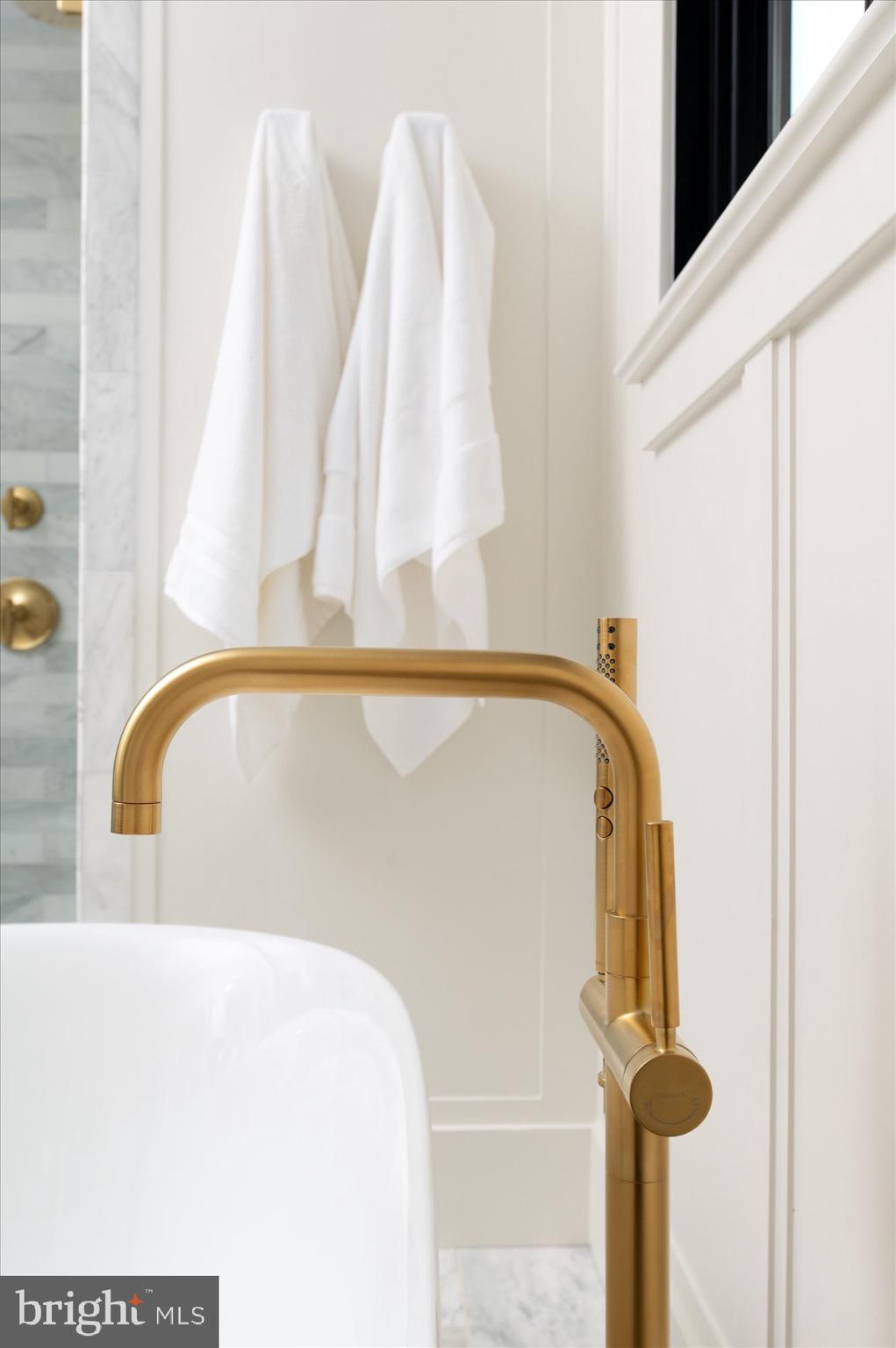 LEXINGTON VILLAGE - Residential