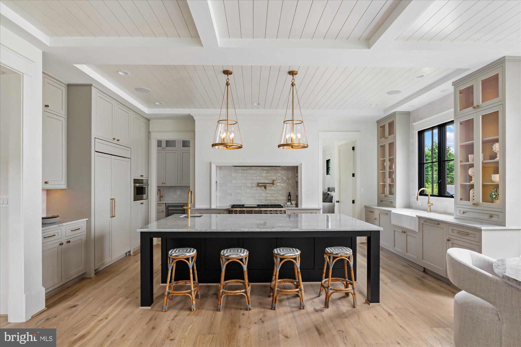 LEXINGTON VILLAGE - Residential