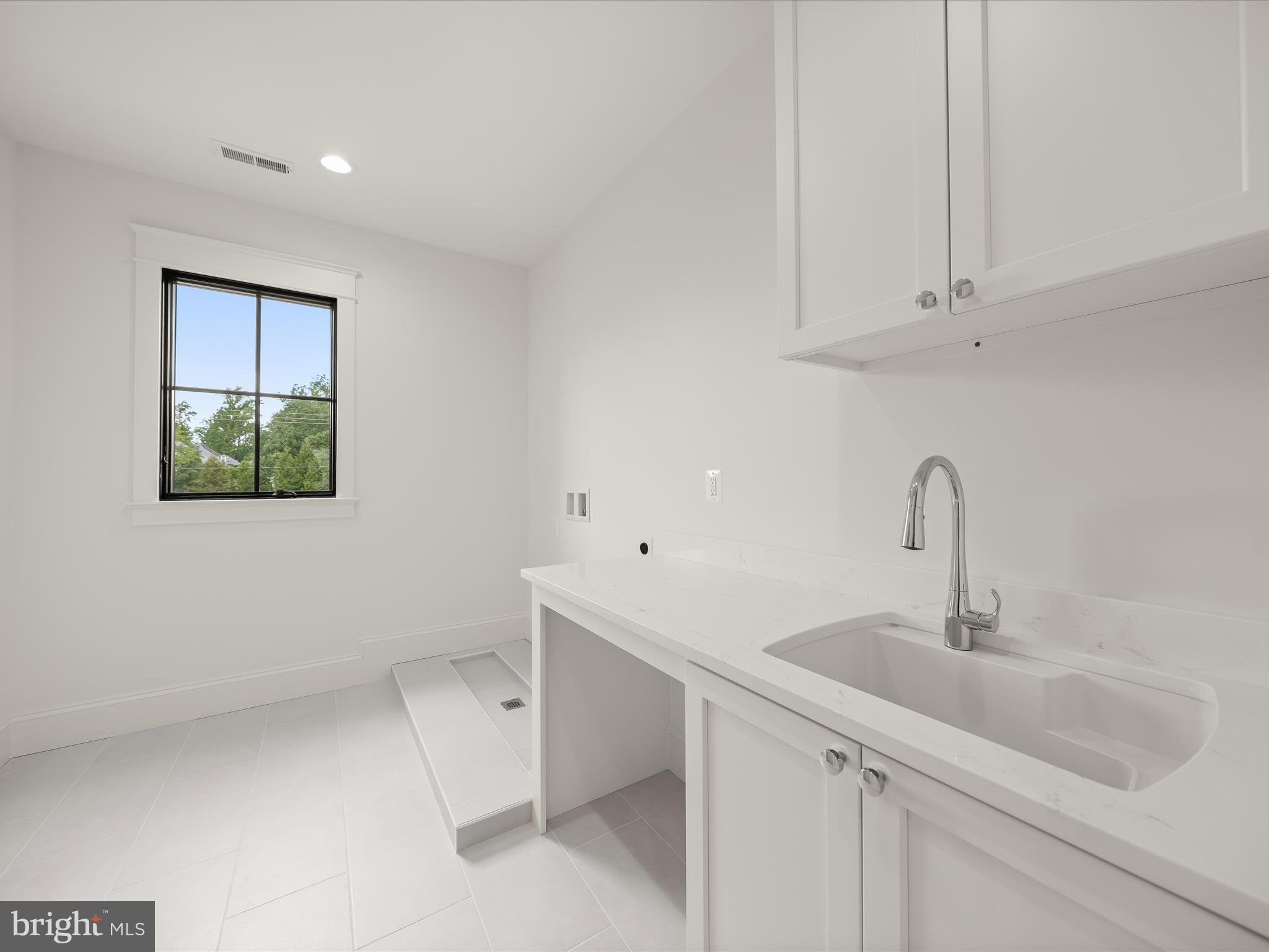 LEXINGTON VILLAGE - Residential