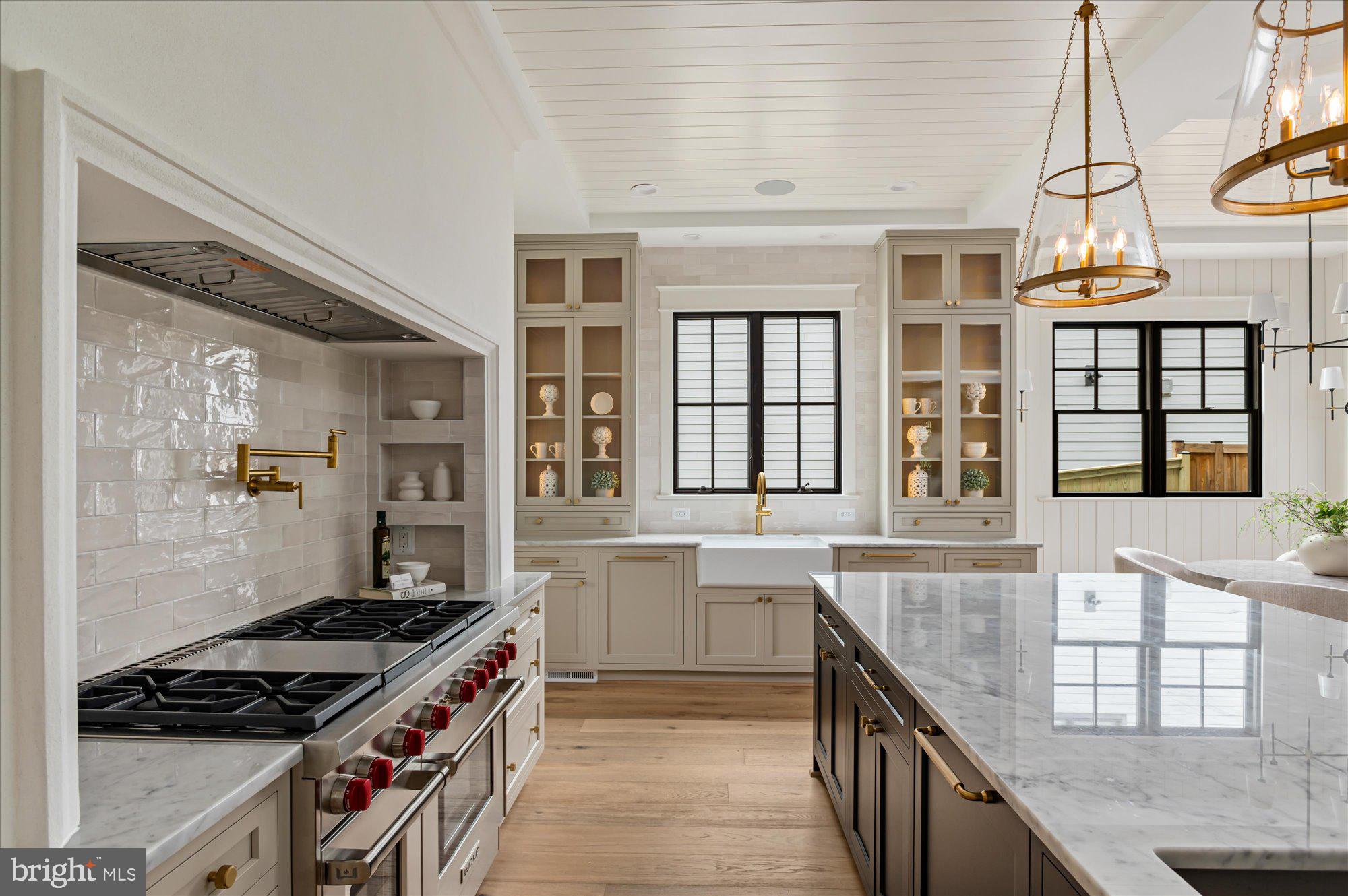 LEXINGTON VILLAGE - Residential