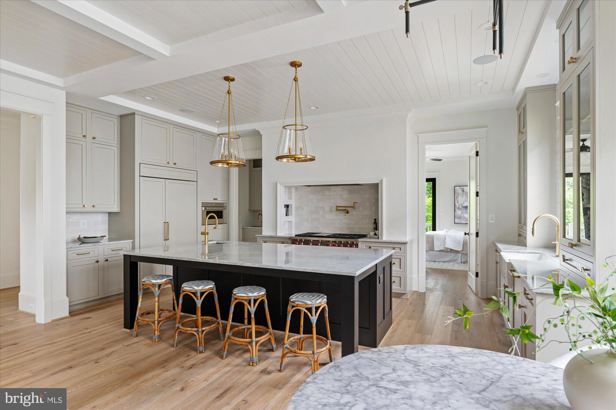 LEXINGTON VILLAGE - Residential