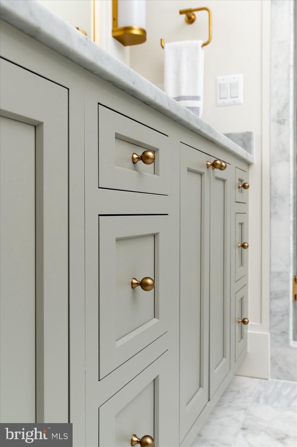 LEXINGTON VILLAGE - Residential