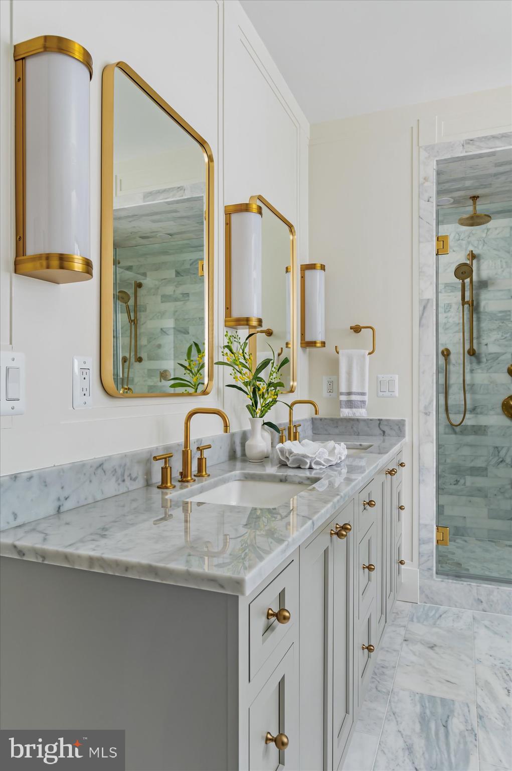 LEXINGTON VILLAGE - Residential