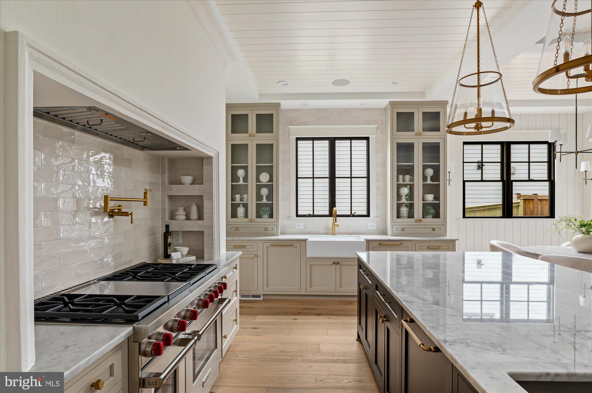 LEXINGTON VILLAGE - Residential