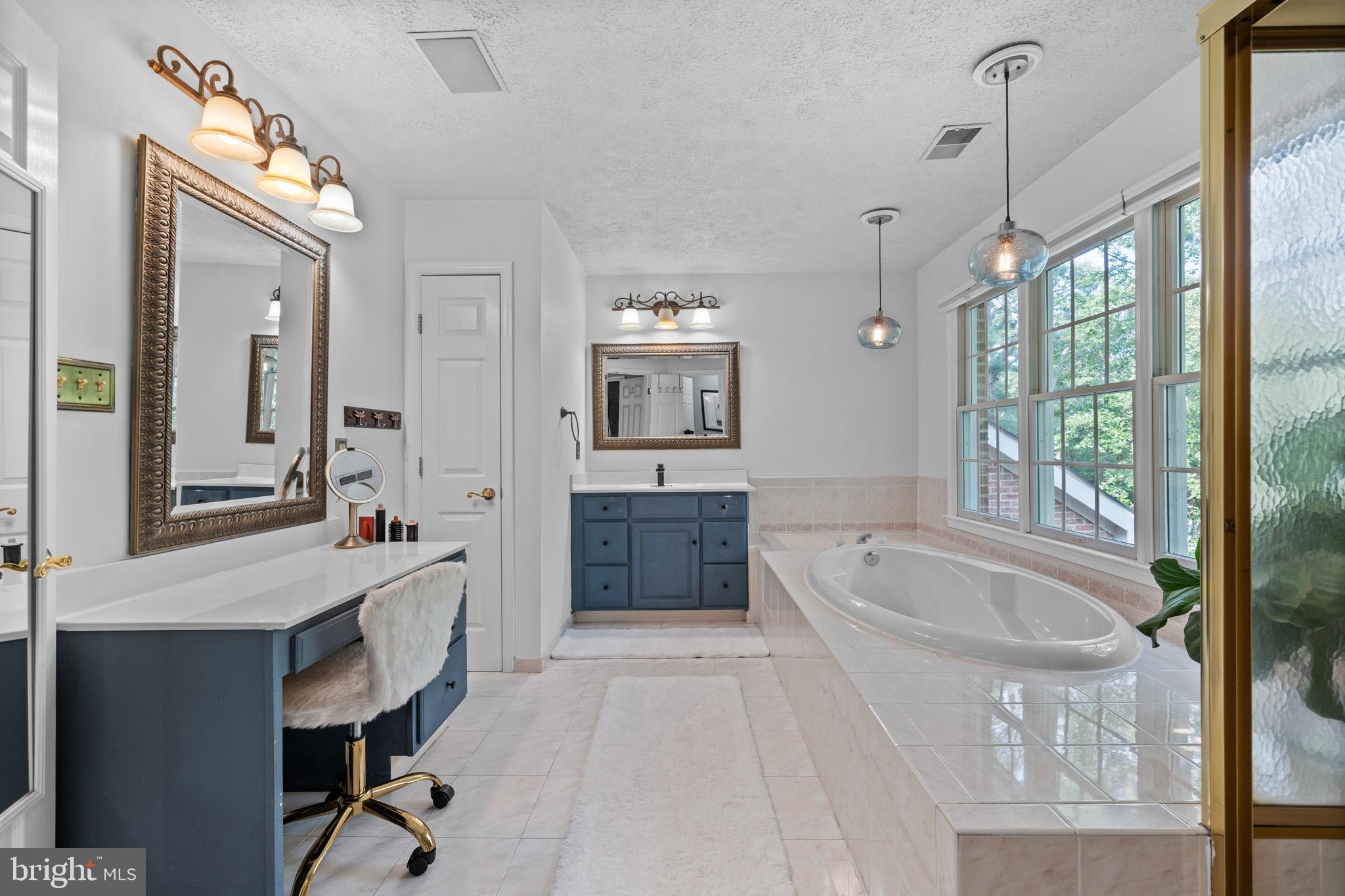 SWAN POINT - Residential