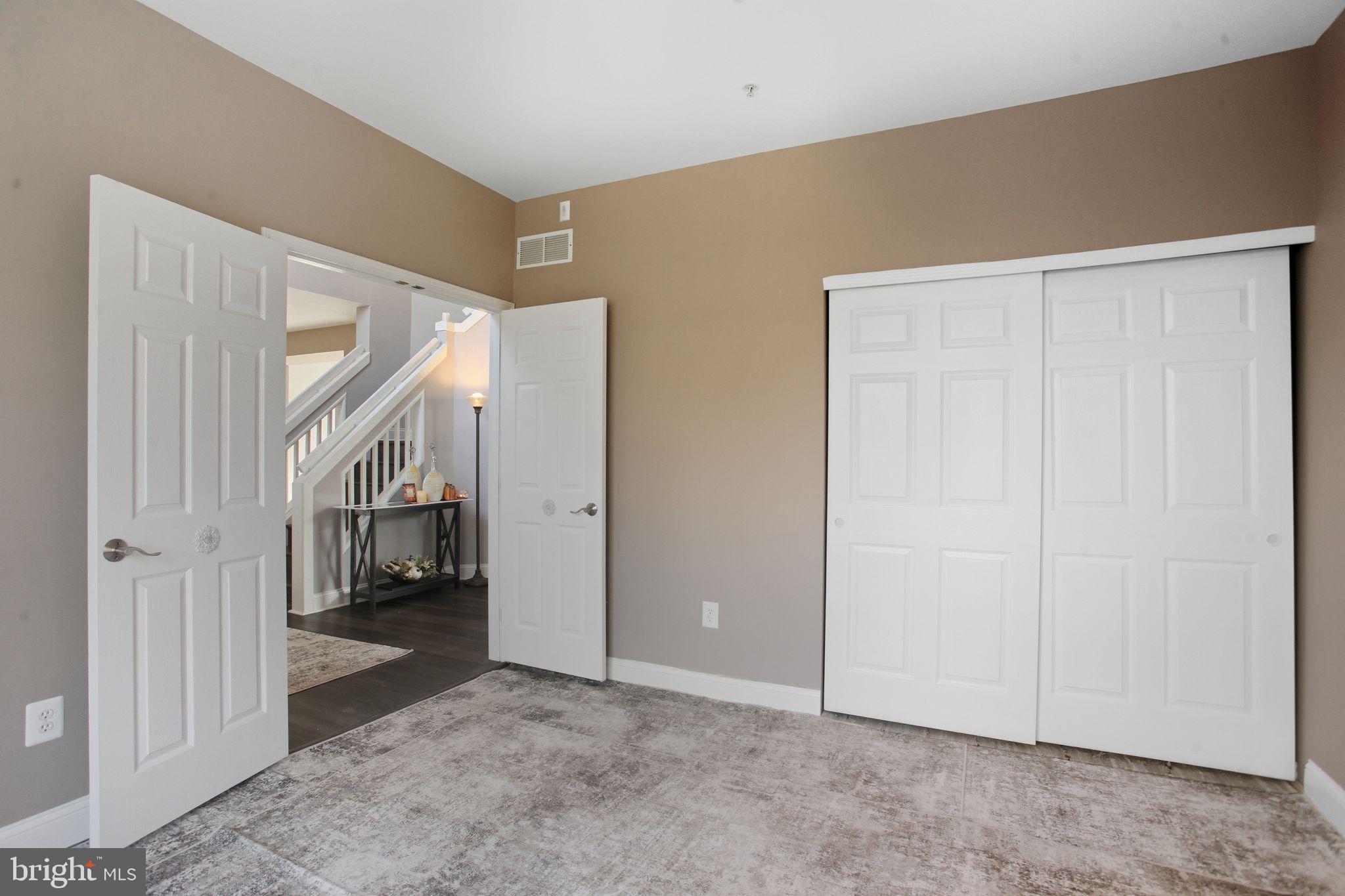 977 HICKORY RIDGE DRIVE