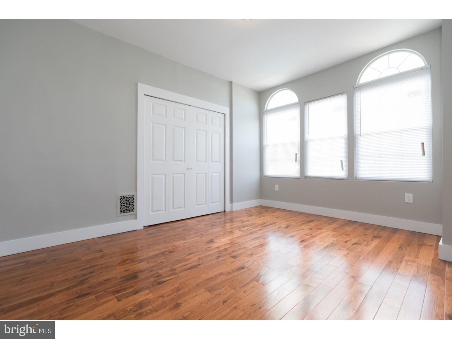 PORT RICHMOND - Residential