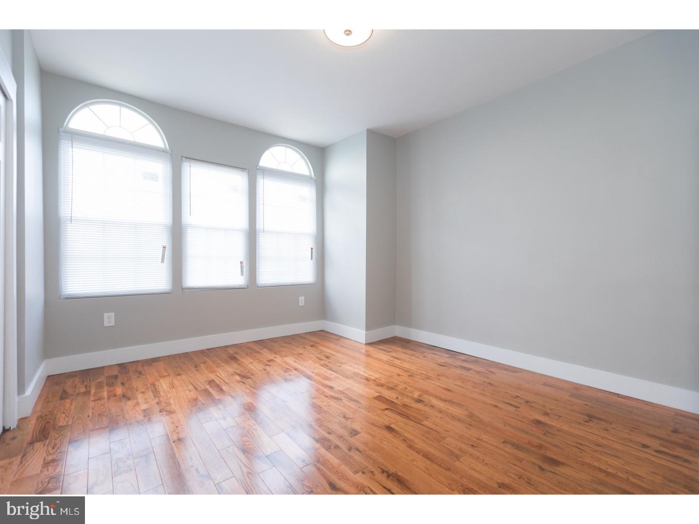 PORT RICHMOND - Residential