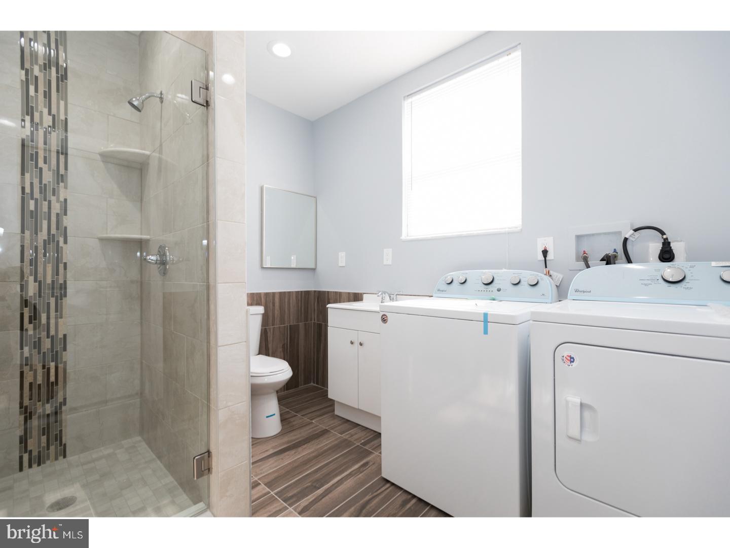 PORT RICHMOND - Residential