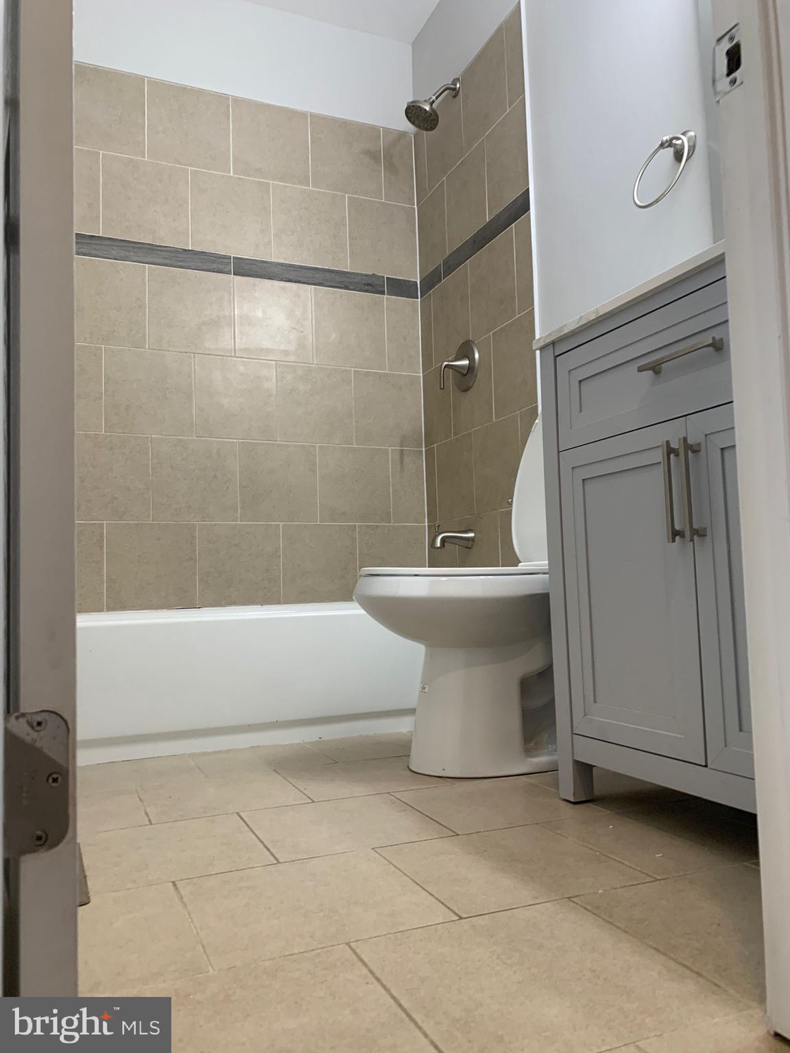 WEST OAK LANE - Residential Lease