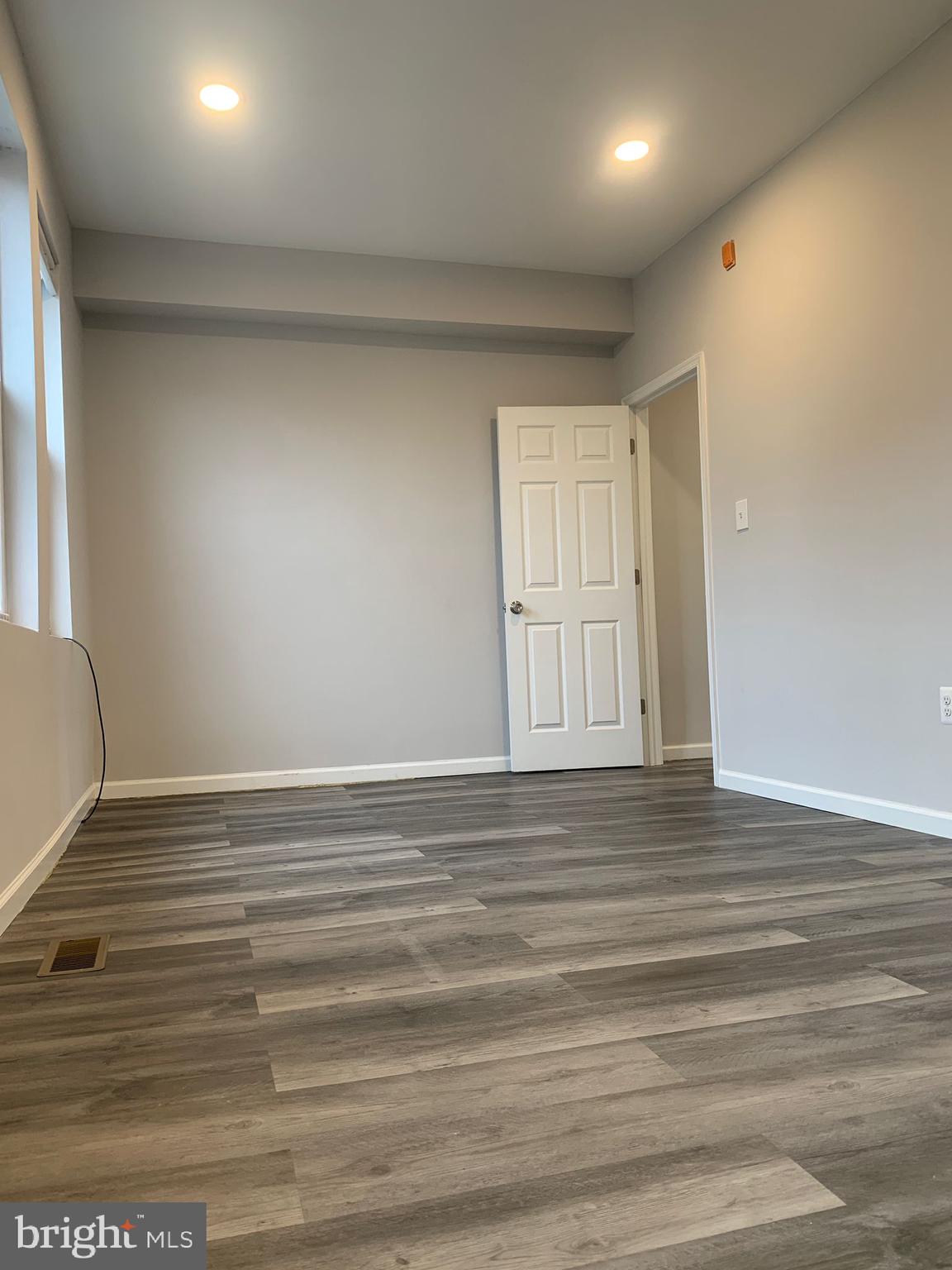 WEST OAK LANE - Residential Lease