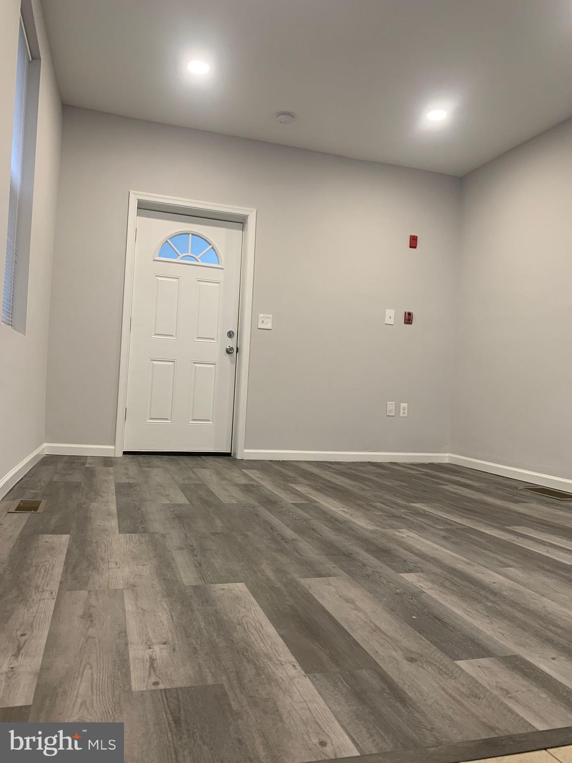 WEST OAK LANE - Residential Lease