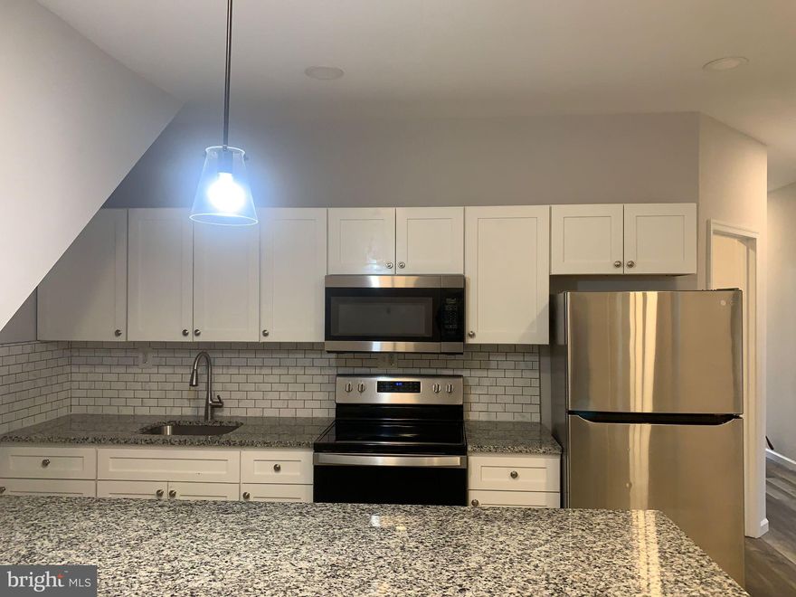 This beautiful, newly renovated 1st Floor apartment features 2 bedrooms and one bathroom! The gorgeous kitchen includes brand new cabinets and ample cabinet/counter space. New  appliances recently installed. The bedrooms are bright and open, with a lot of storage space and windows. The full bathroom was also recently renovated and is sleek, modern, and comfortable. 

Close here you can find HirschCultureWorks LLC, Albert Career School, Ogontz Park, Alvernia University-Philadelphia Center and much more. 

What are you waiting to apply for this beautiful house?

(Before apply you MUST see the property in person, we just accept our applications, not external)