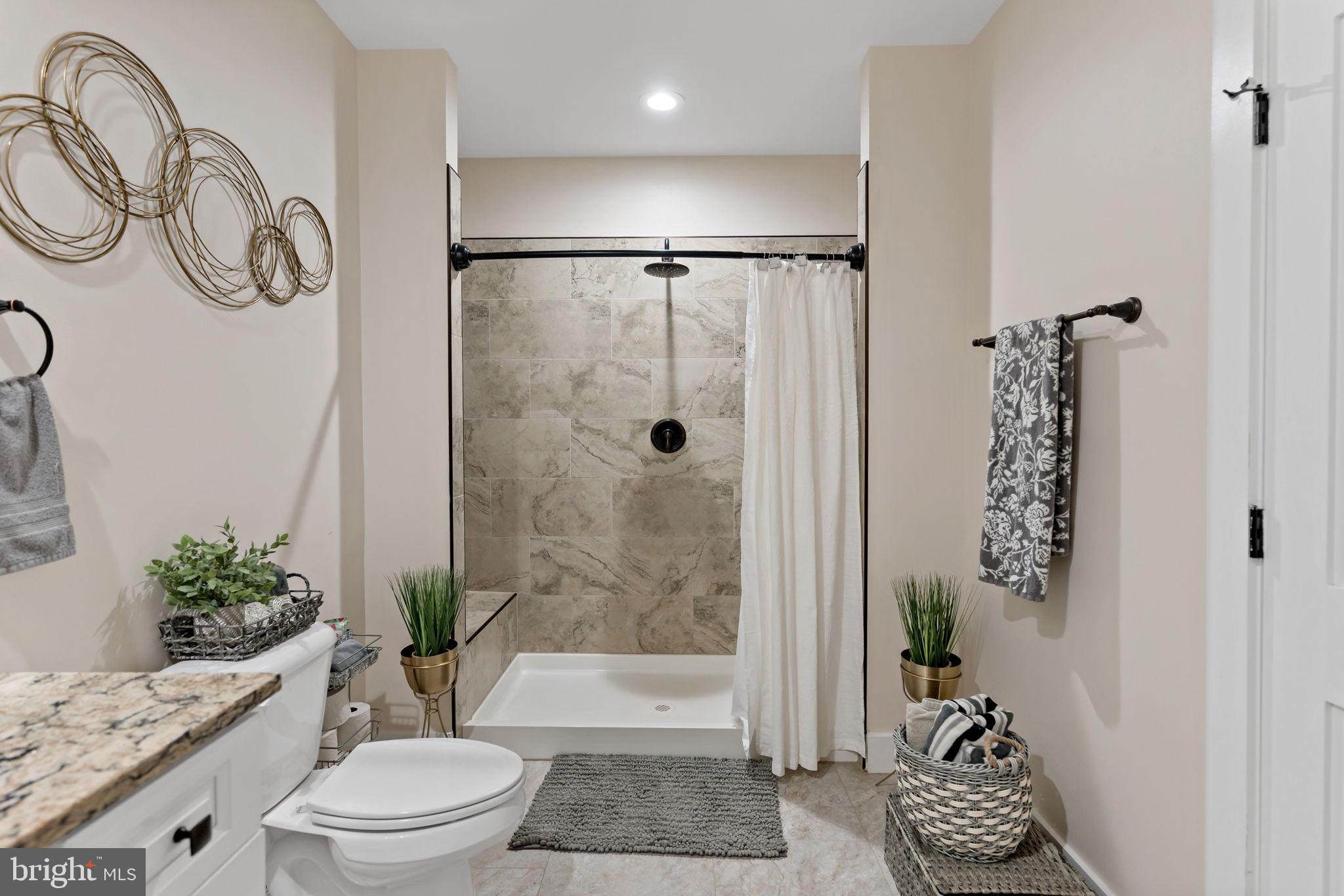 ROUND TOP ESTATES - Residential