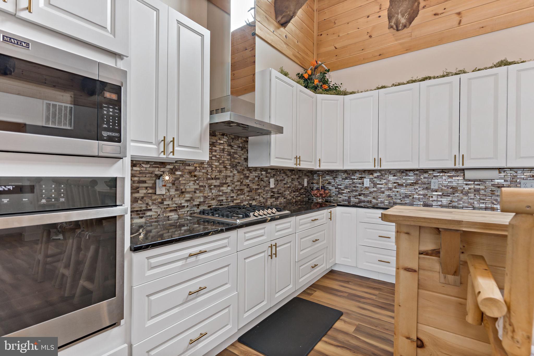 ROUND TOP ESTATES - Residential