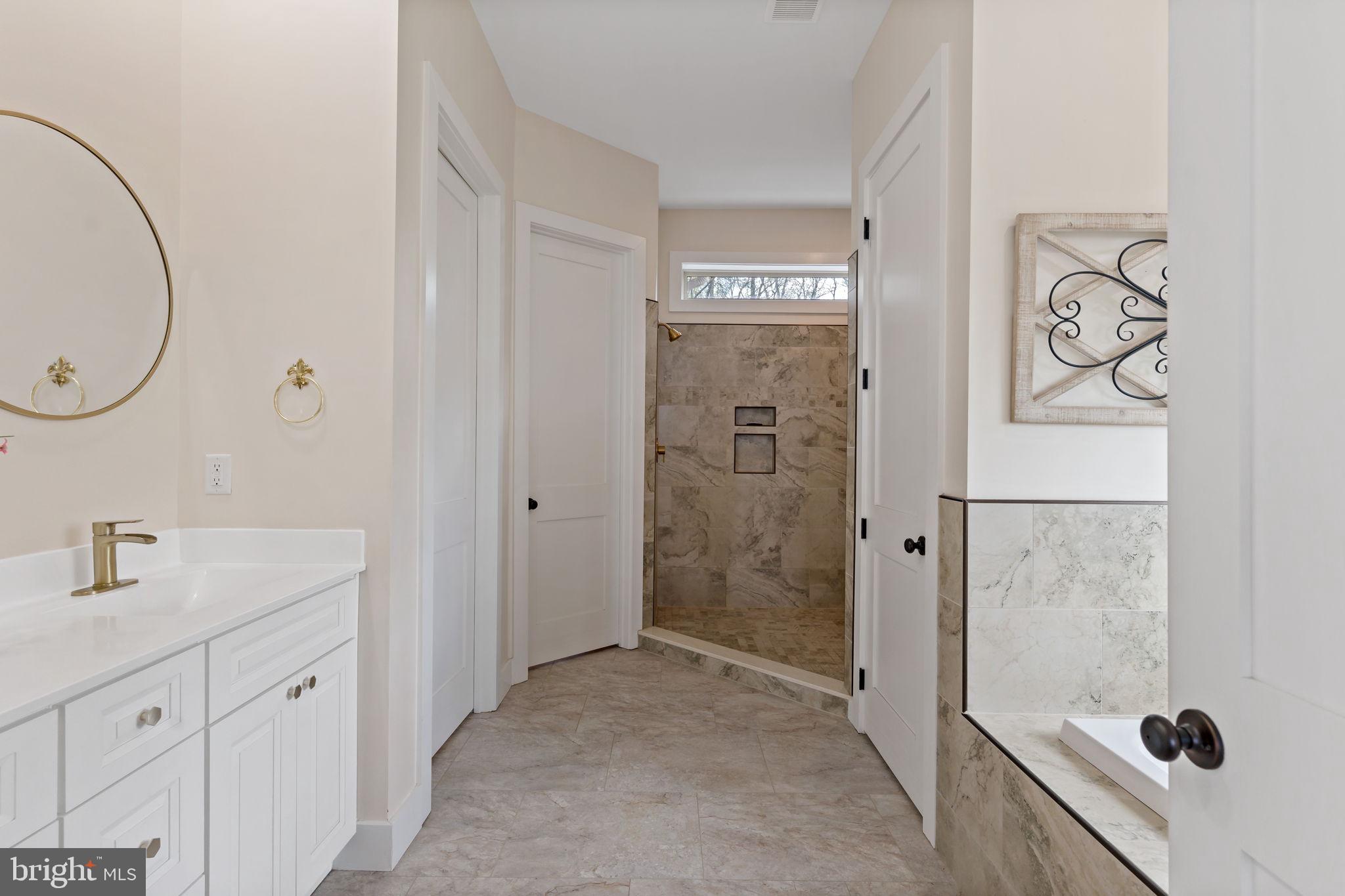 ROUND TOP ESTATES - Residential