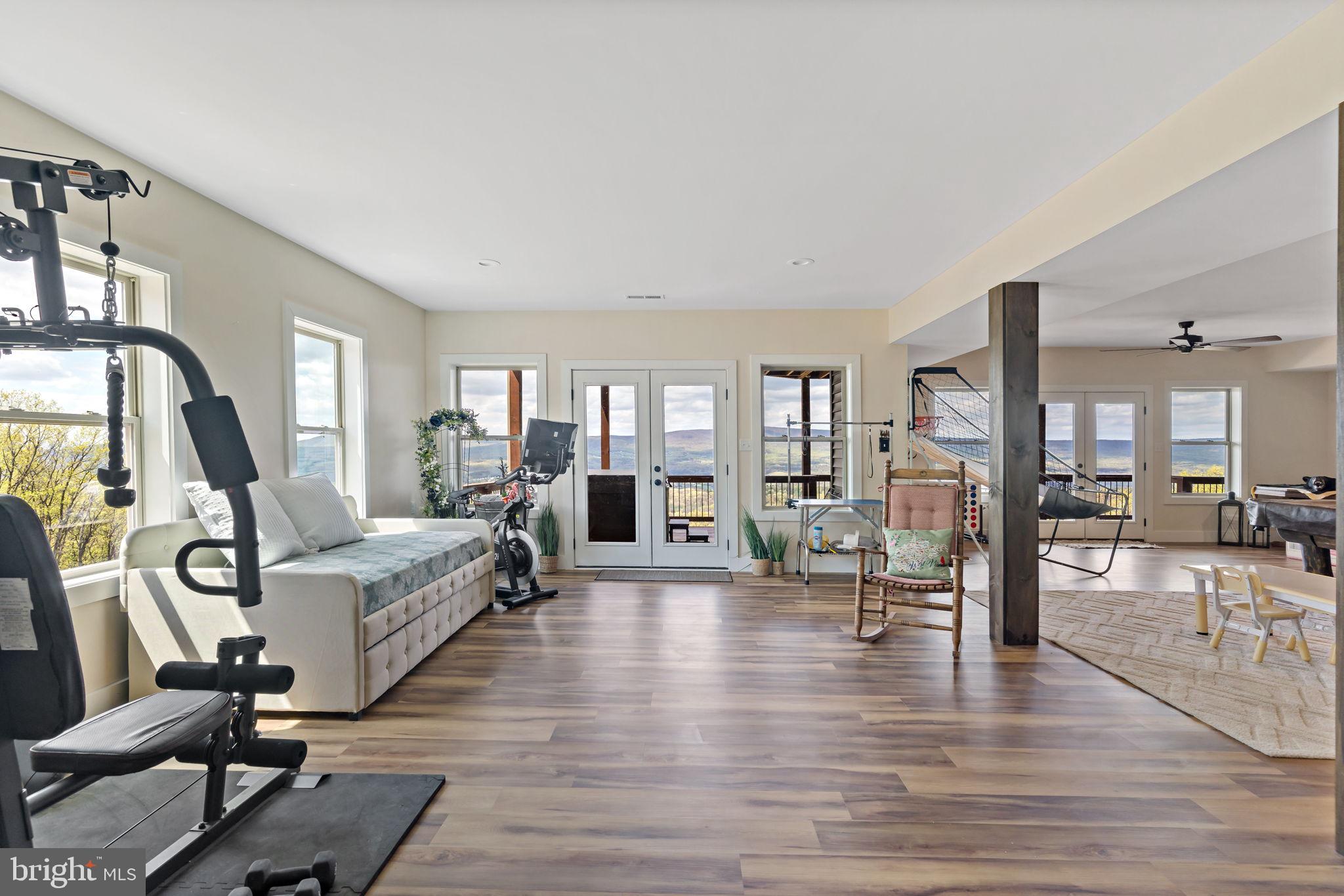 ROUND TOP ESTATES - Residential