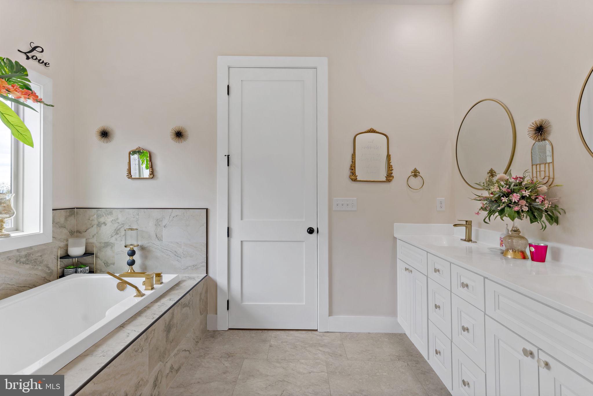 ROUND TOP ESTATES - Residential