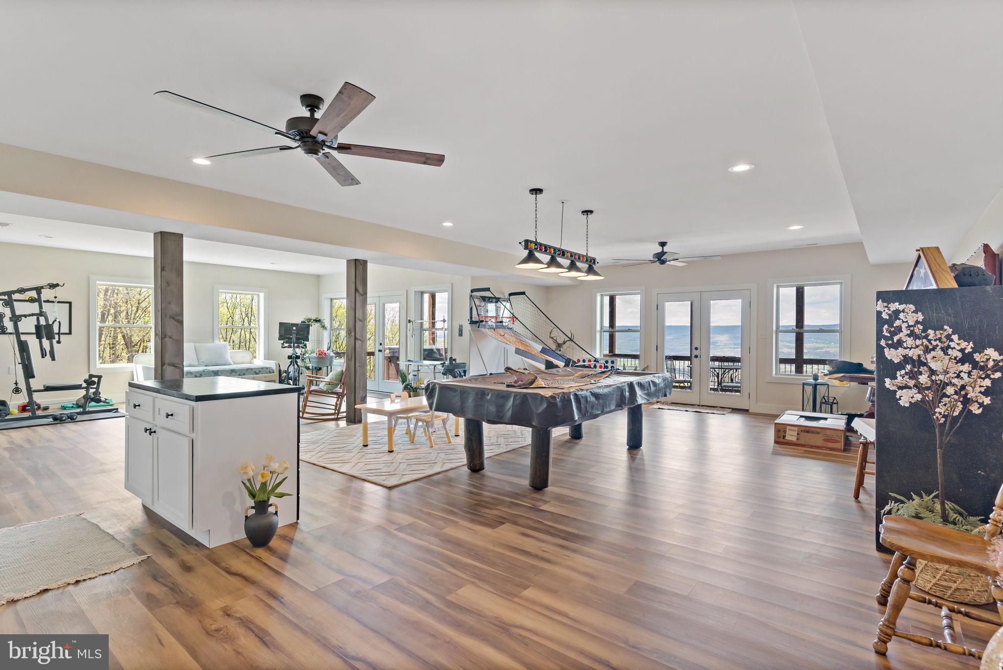 ROUND TOP ESTATES - Residential