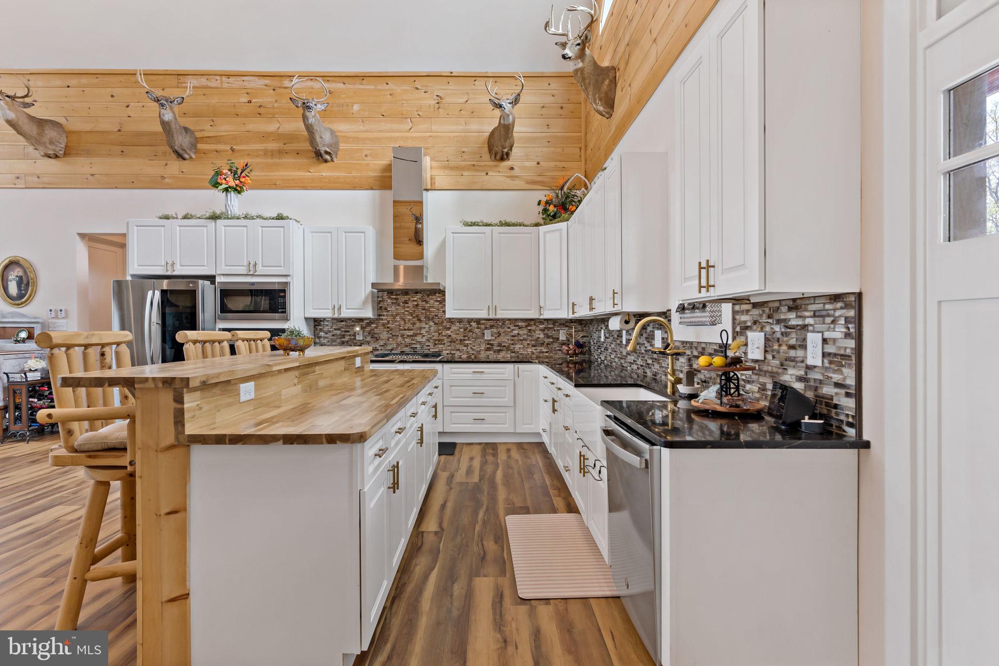 ROUND TOP ESTATES - Residential