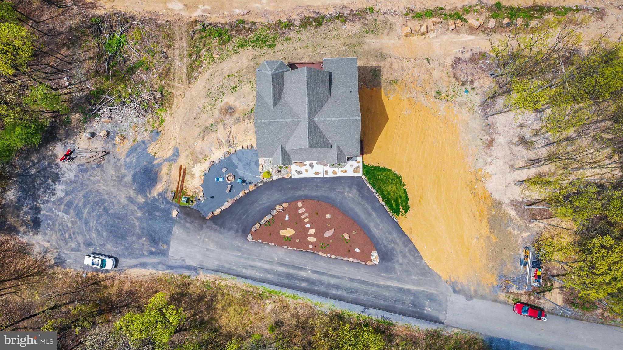 ROUND TOP ESTATES - Residential