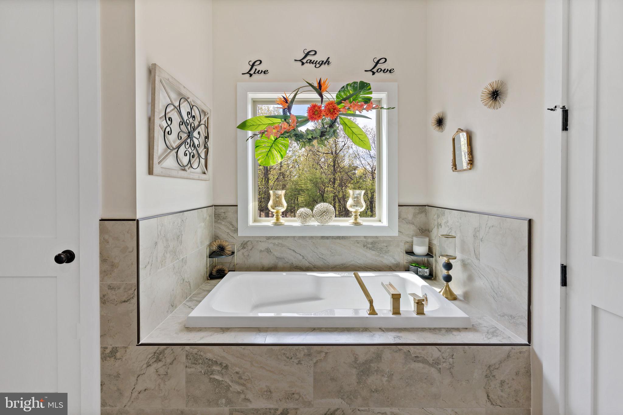 ROUND TOP ESTATES - Residential